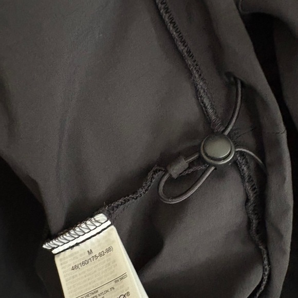 GapFit Women's Black Pullover Commuter Jacket Snap Button Mock NeckSleeve - Picture 12 of 15